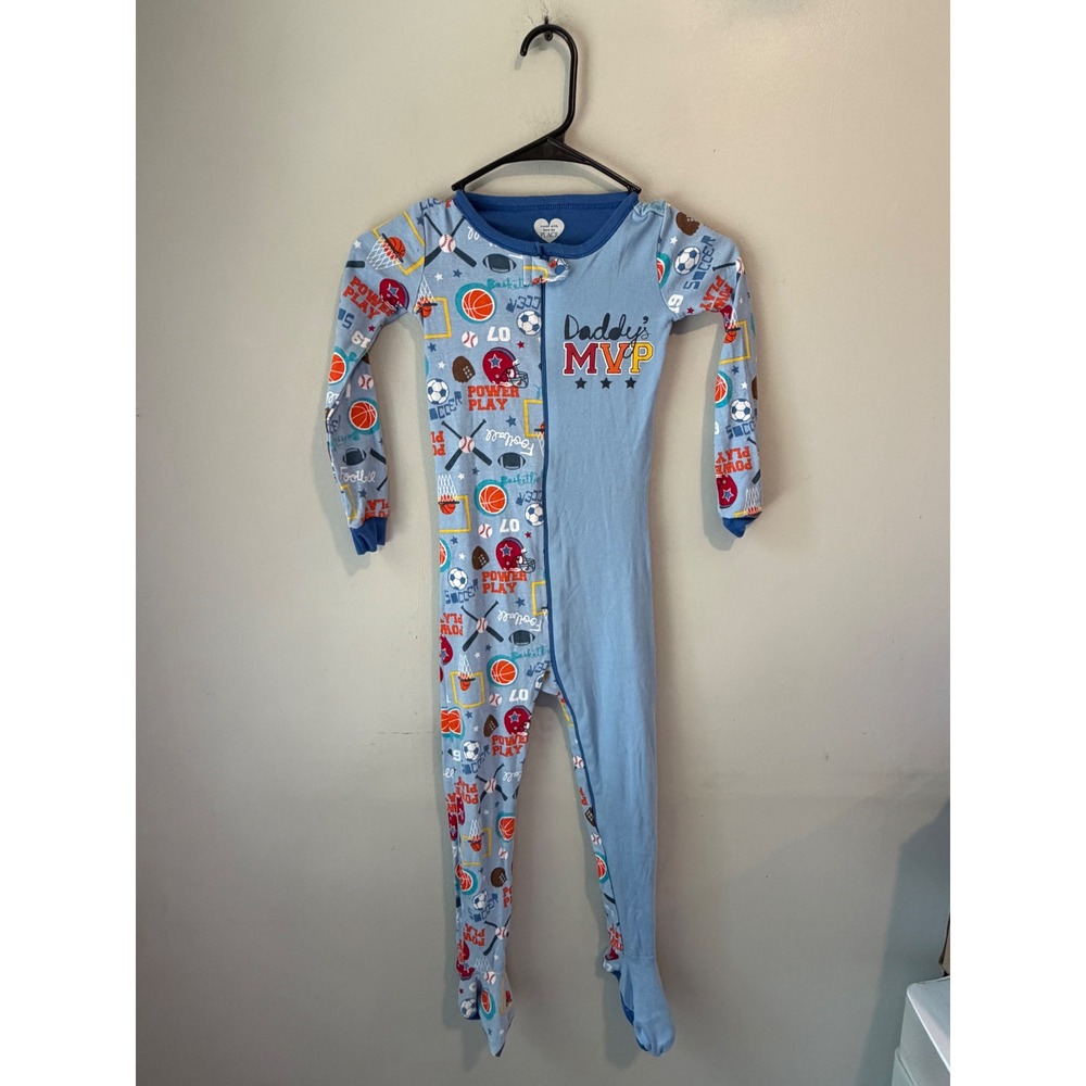 The Childrens Place Boys Blue Daddys MVP Sports Print Footed Pajamas 5T 1167
